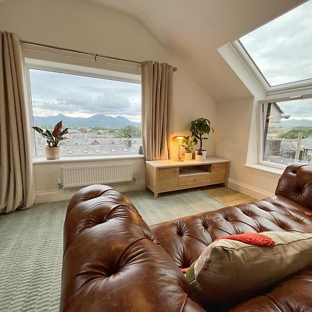 Porthmadog, Sleeps 11, 5 Bedrooms, 5 Bathrooms, Mountain Views Bagian luar foto