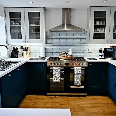 Porthmadog, Sleeps 11, 5 Bedrooms, 5 Bathrooms, Mountain Views Bagian luar foto