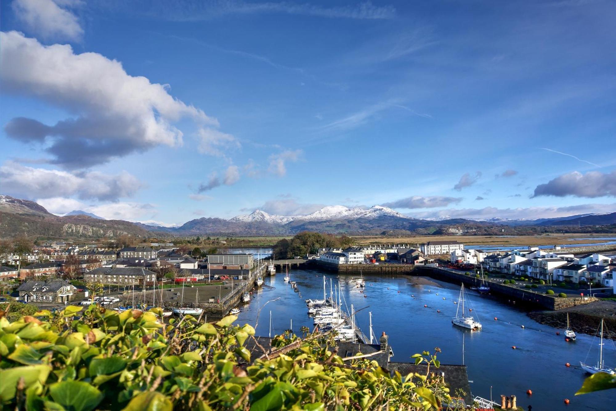 Porthmadog, Sleeps 11, 5 Bedrooms, 5 Bathrooms, Mountain Views Bagian luar foto