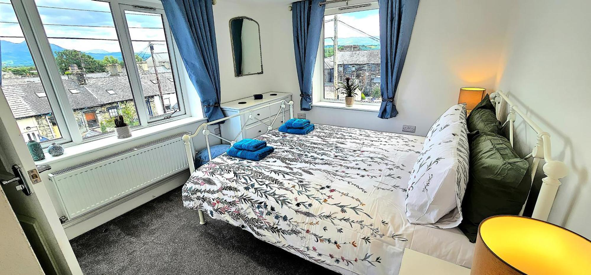 Porthmadog, Sleeps 11, 5 Bedrooms, 5 Bathrooms, Mountain Views Bagian luar foto