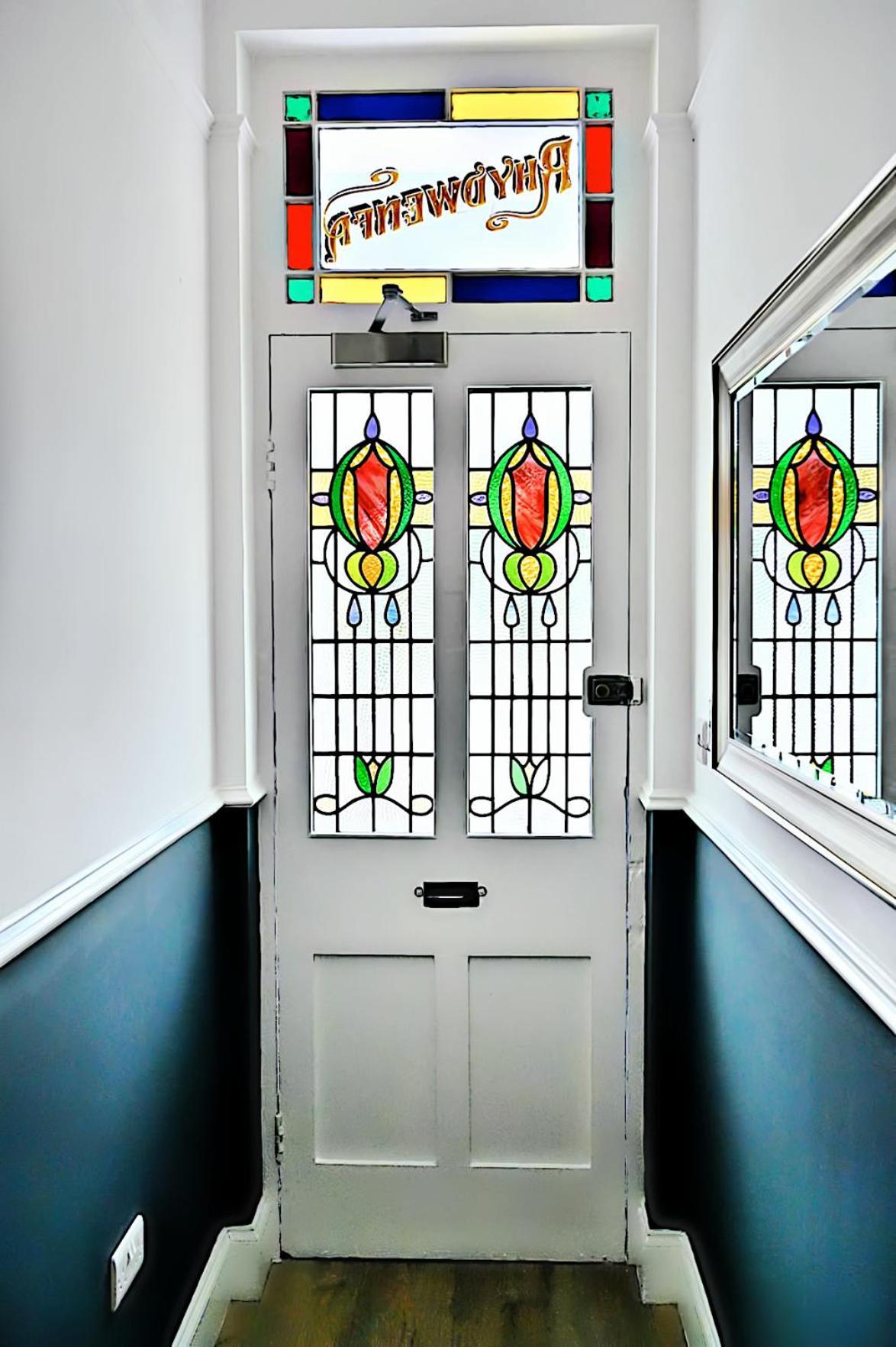Porthmadog, Sleeps 11, 5 Bedrooms, 5 Bathrooms, Mountain Views Bagian luar foto