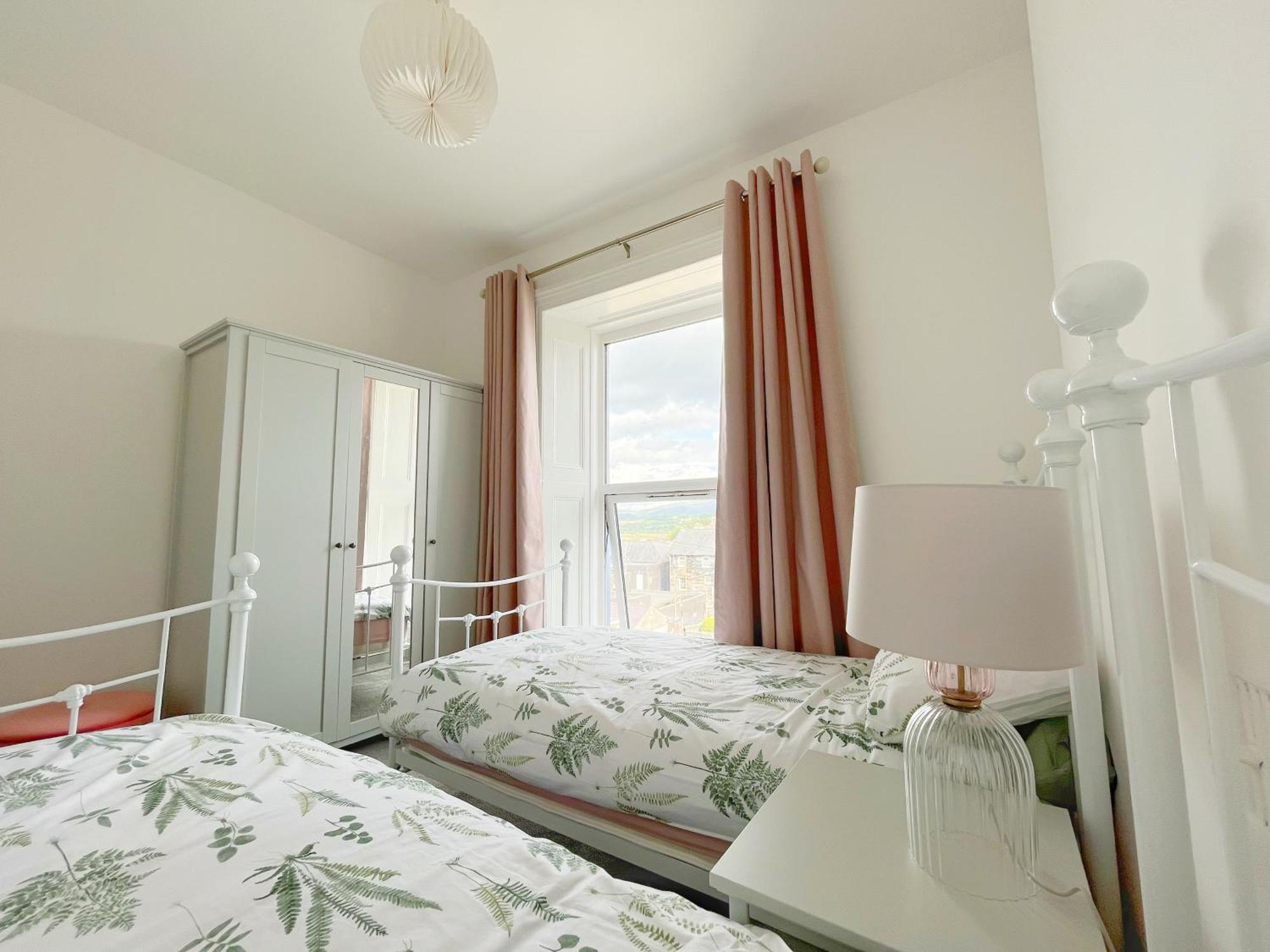 Porthmadog, Sleeps 11, 5 Bedrooms, 5 Bathrooms, Mountain Views Bagian luar foto