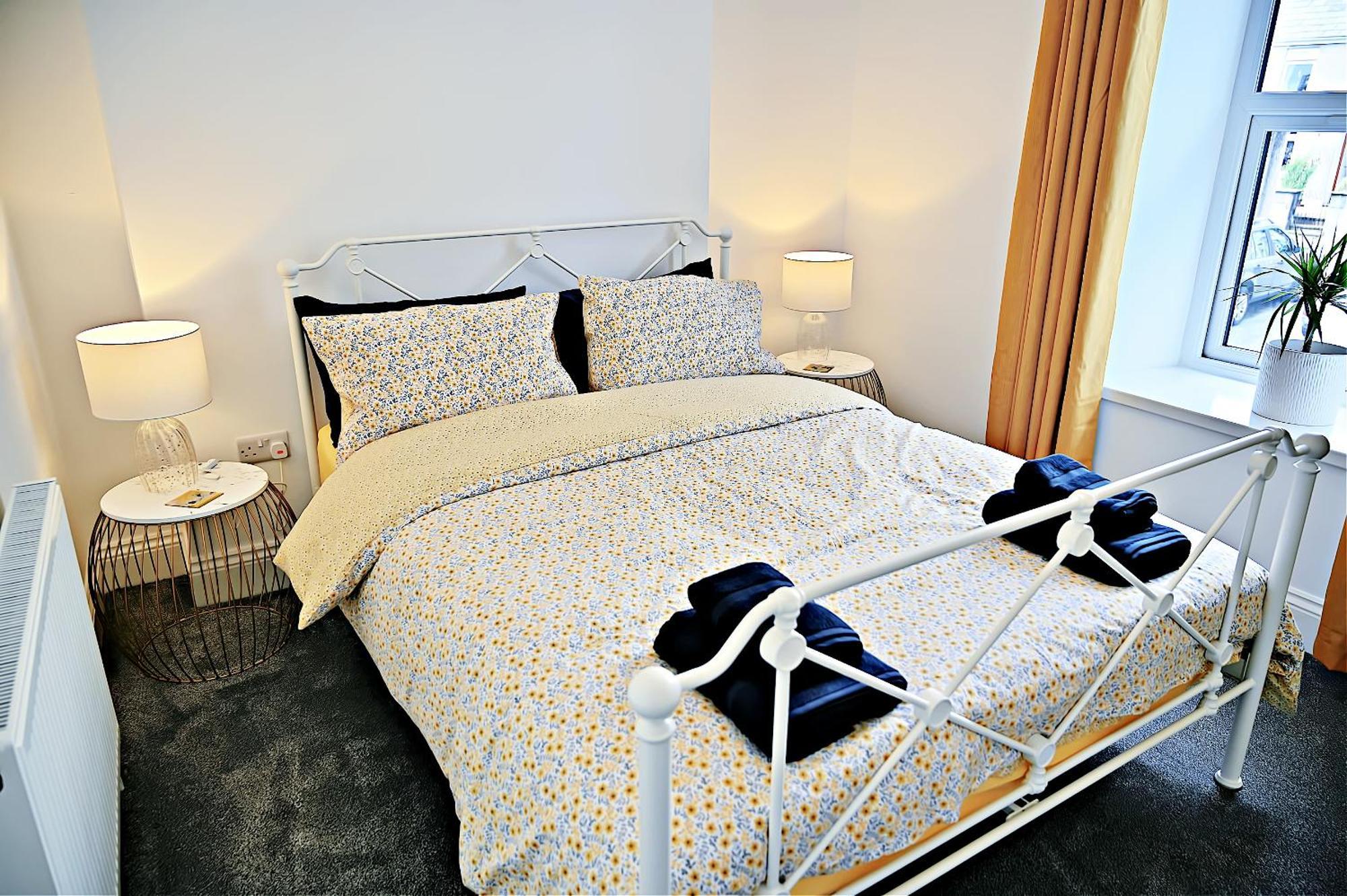 Porthmadog, Sleeps 11, 5 Bedrooms, 5 Bathrooms, Mountain Views Bagian luar foto